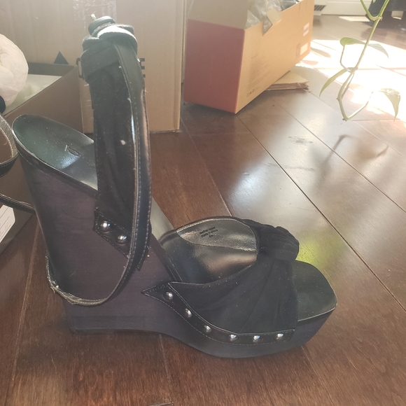 Bebe 6 inch Black Wedges - Picture 3 of 7